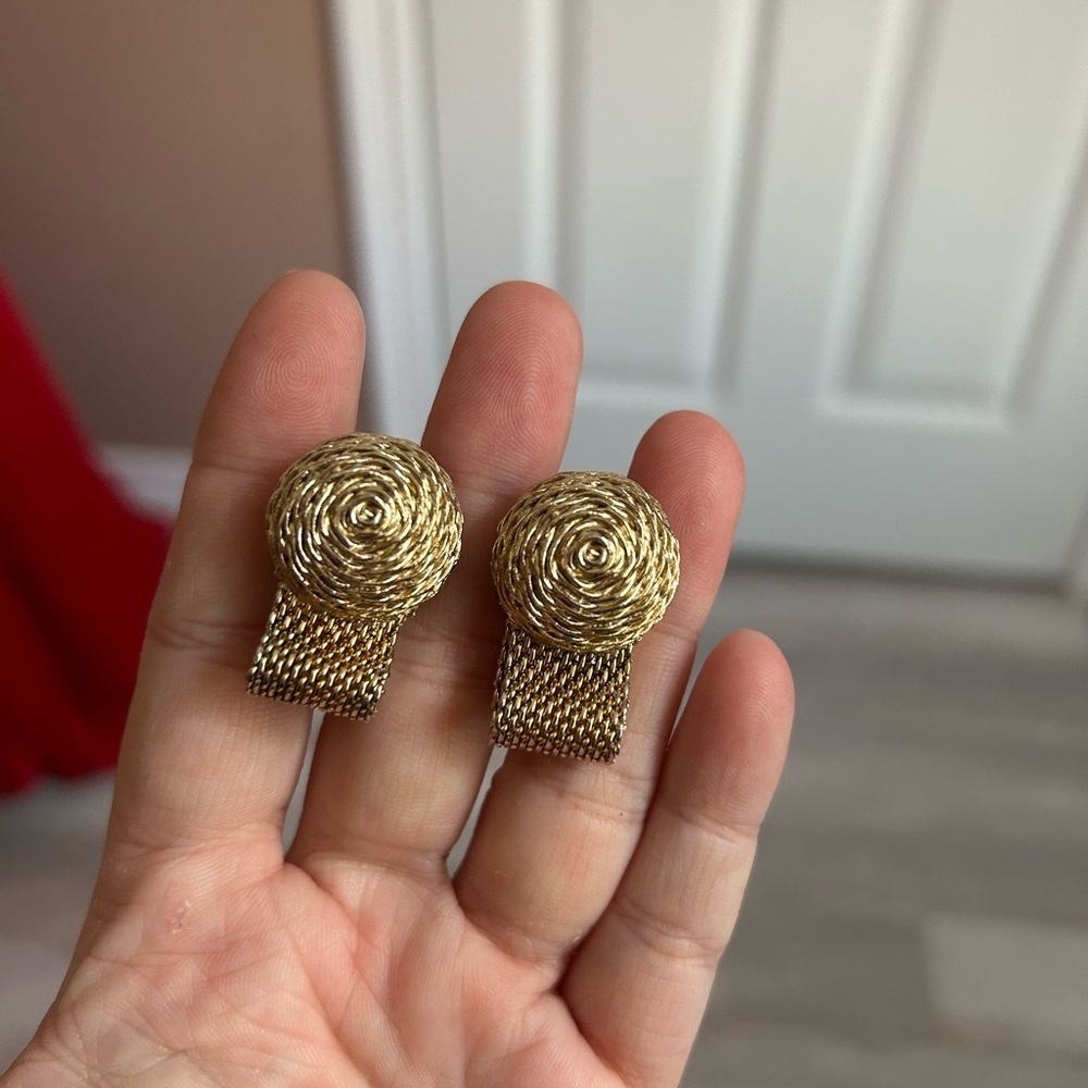 4/$100 vintage 1950 Gold Woven cufflinks 💜